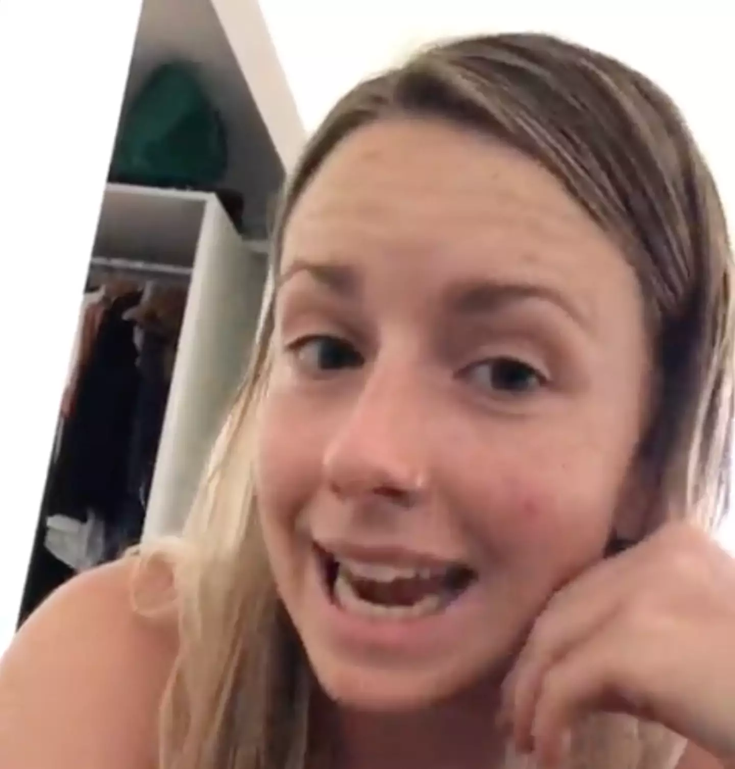 George the pelvic floor physio shared tips on how to correctly wipe.