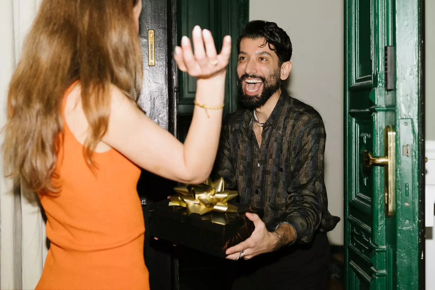 Love bombing, false promises of change, coming up with excuses to talk to you or why you can't leave them, 'hoovering' is a malicious act (Getty Stock Photo)