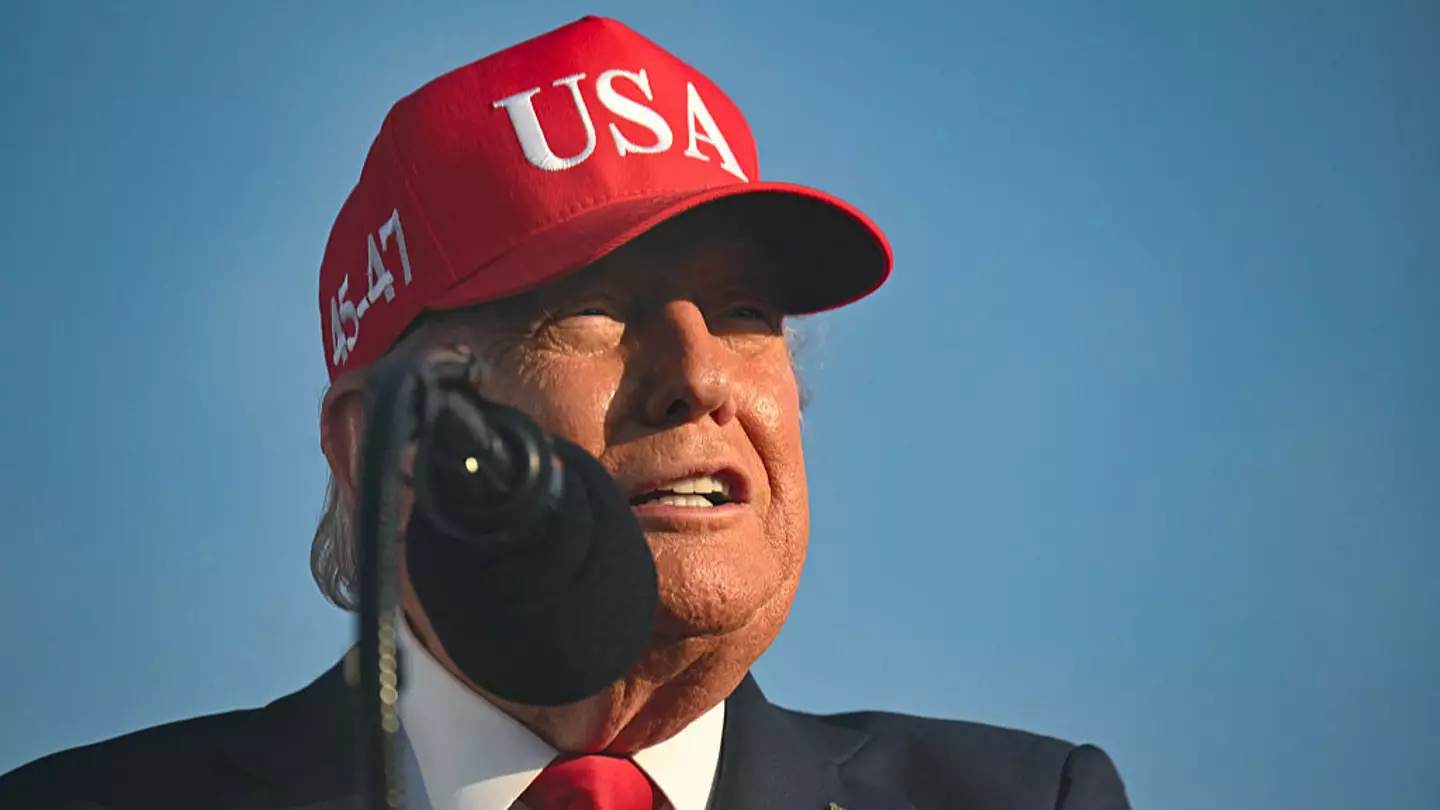 Donald Trump announces UFC title fight on grounds of The White House in front of 20,000 people