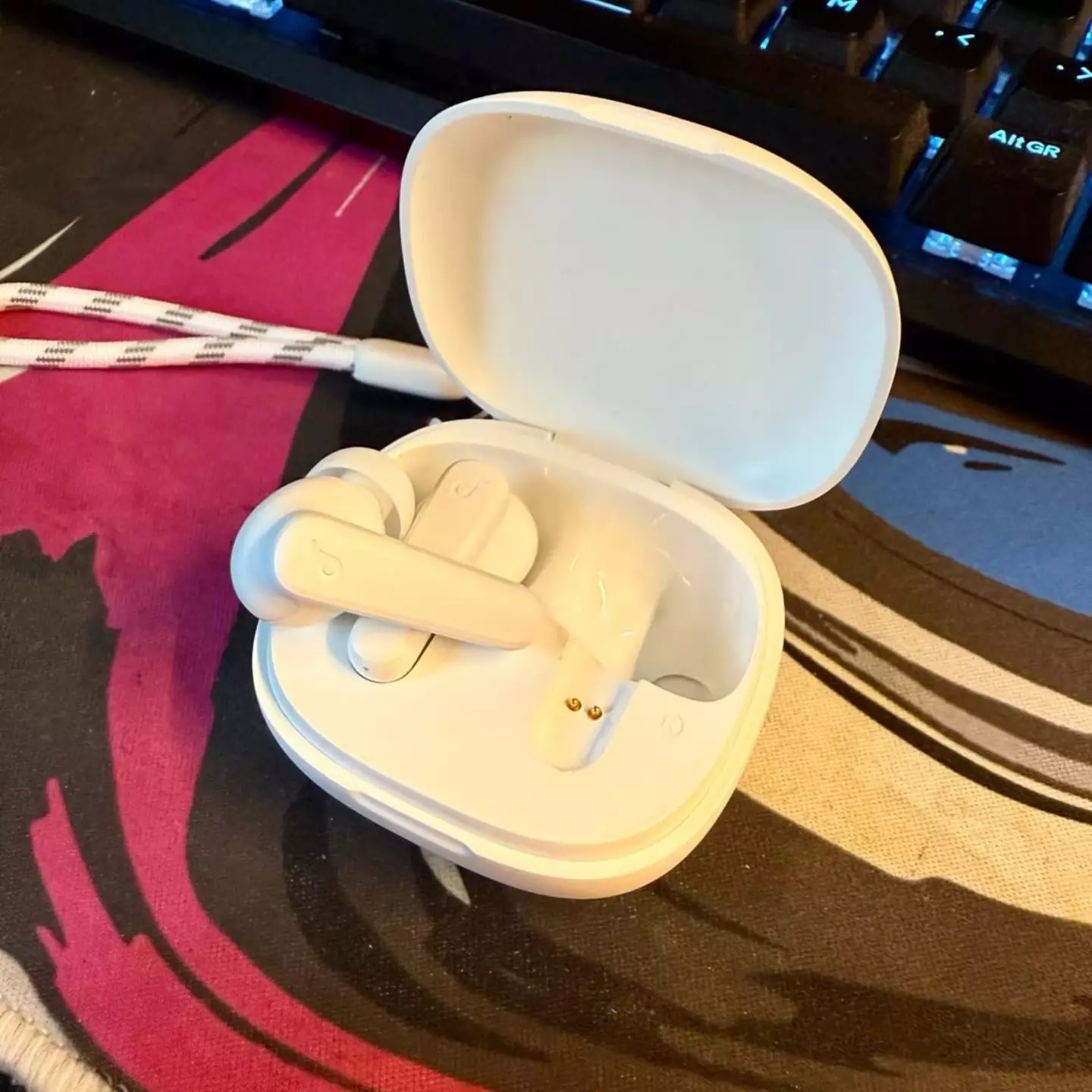 Fans of the earbuds have compared them to the Apple AirPod Pro 2 (Amazon)