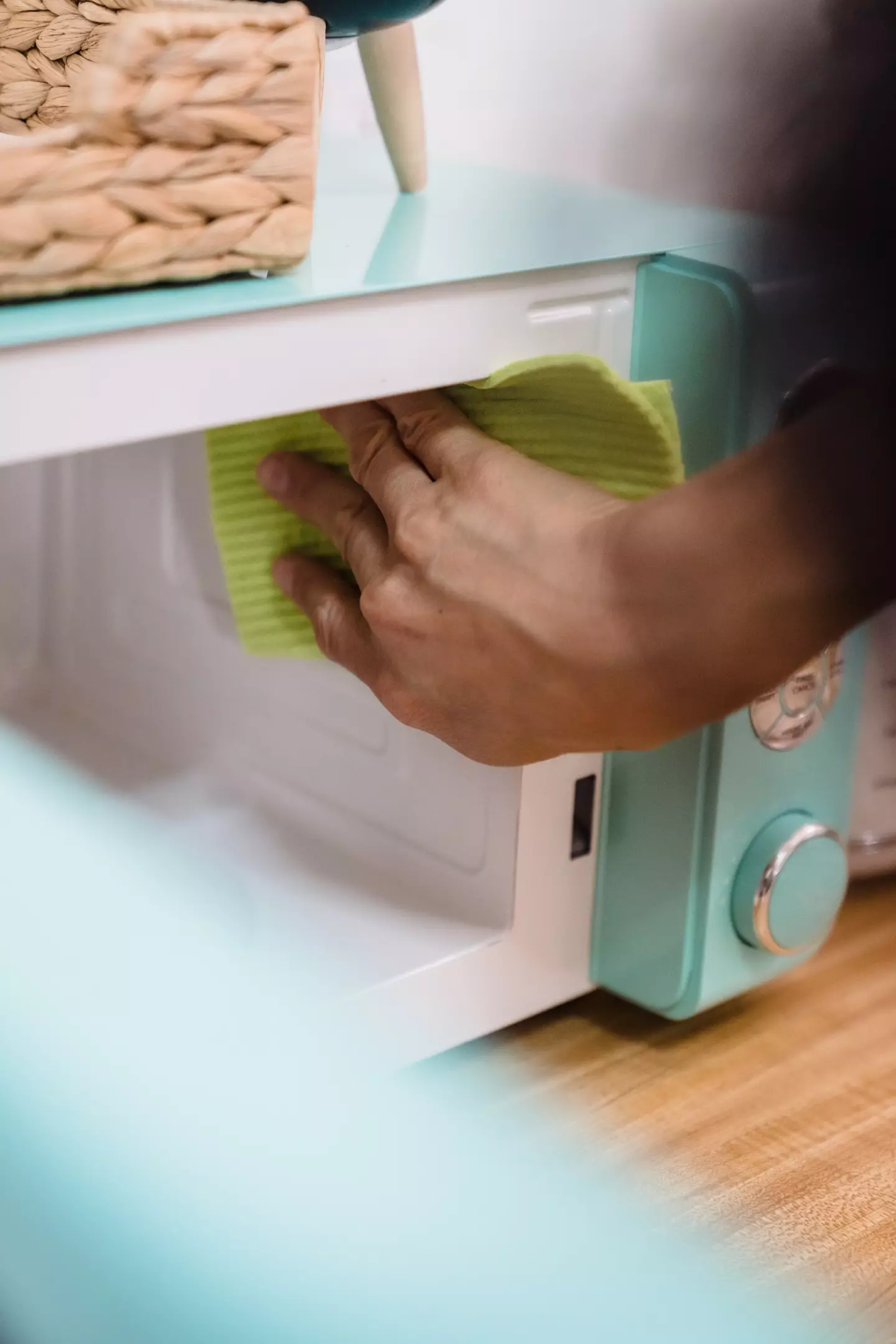 There's a part of the microwave most people had no idea needs cleaning.