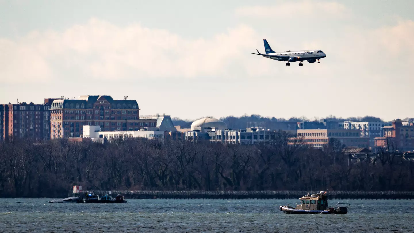 New evidence retrieved from wreckage could be key to finding cause of American Airlines plane and helicopter crash
