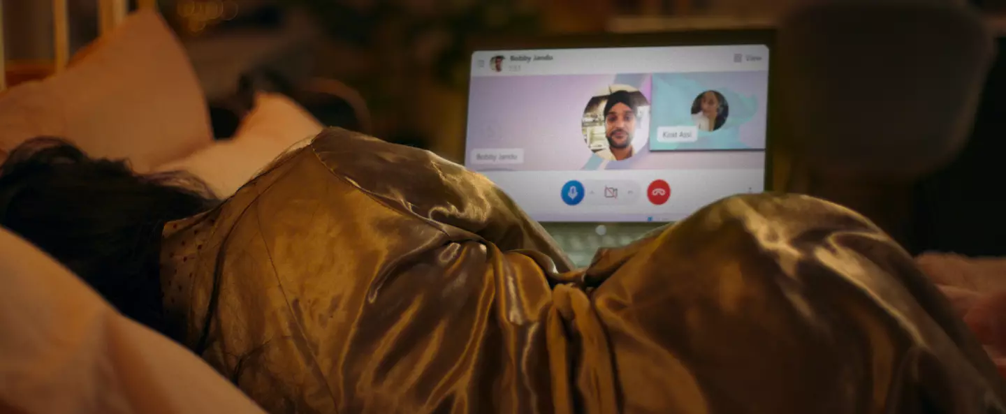 'Bobby' became controlling, insisting she video call him constantly (Netflix)