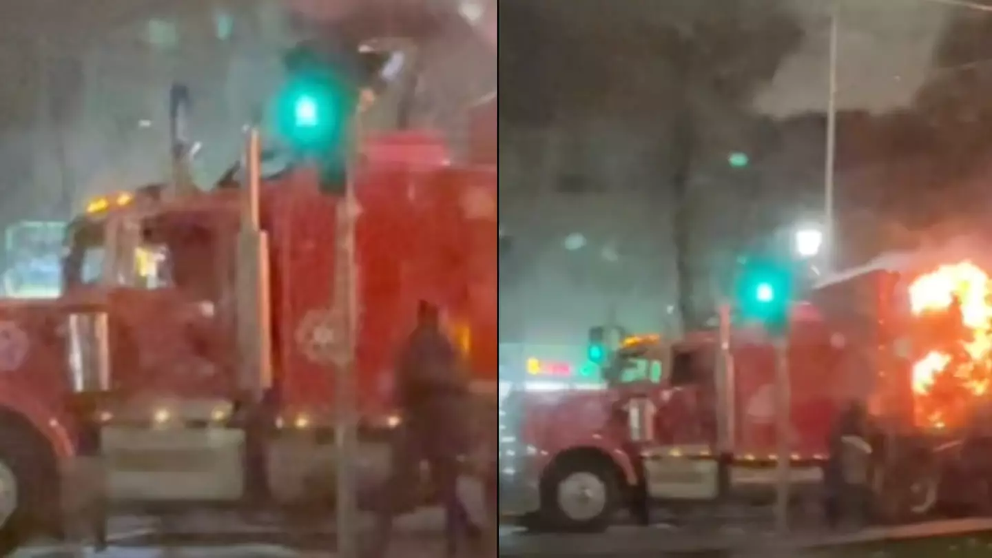 Coca-Cola Christmas truck in flames in Romania