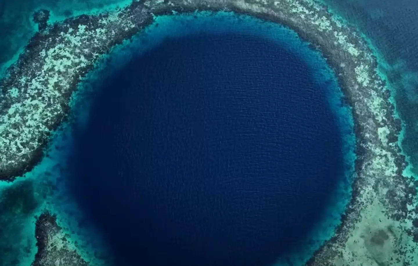 The Great Blue Hole (YouTube/Will Mitchell)