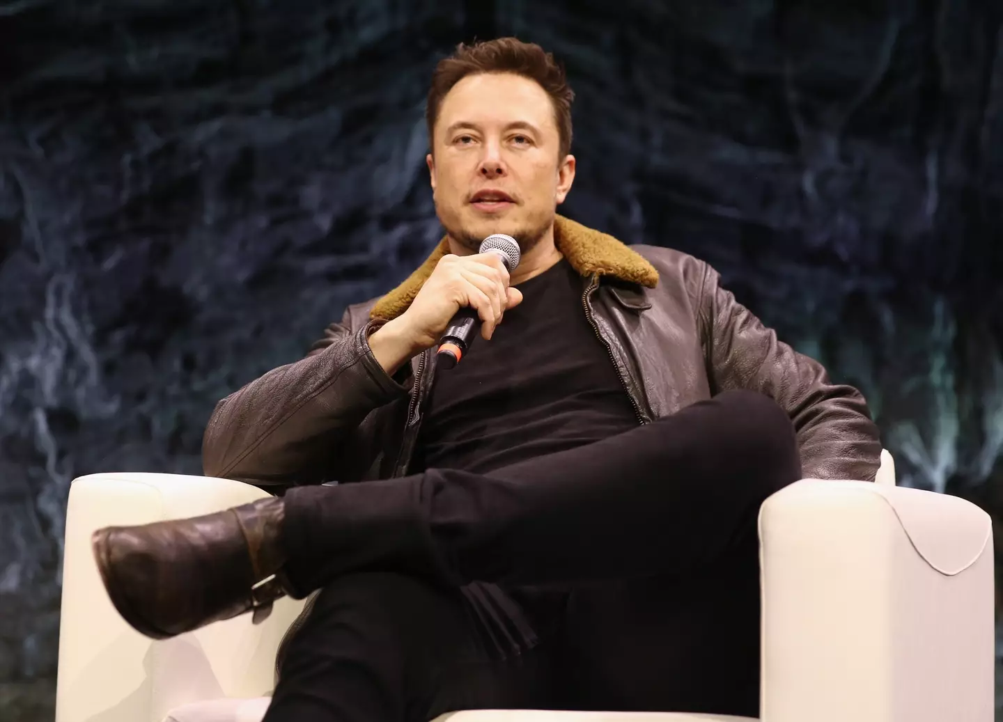 Elon Musk has confirmed the location of the fight and where fans can stream it.