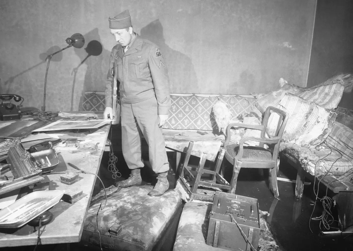 DNA was recovered from the sofa on which Hitler took his own life (Bettmann / Contributor via Getty Images)