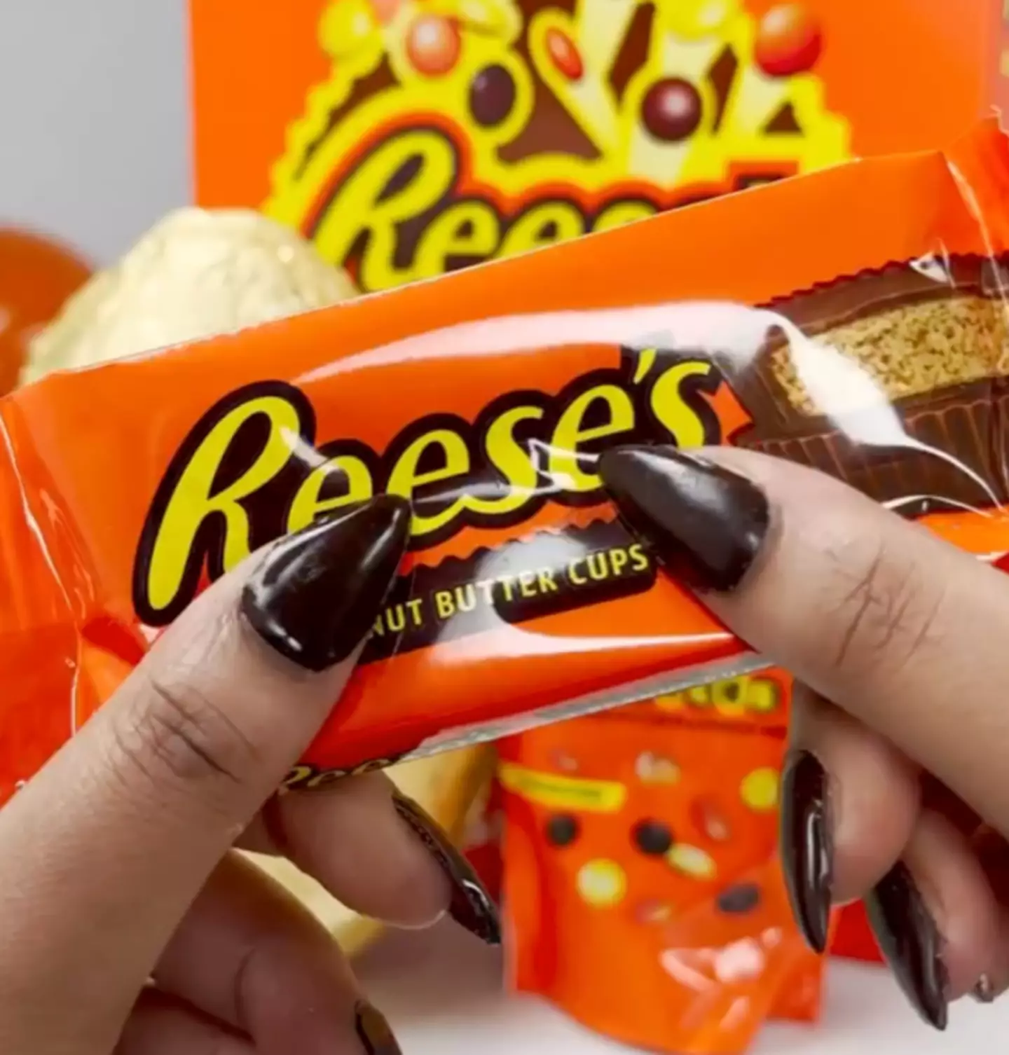 Reese's Peanut Butter Cup - made up of a smooth peanut butter filling enveloped in Hershey's chocolate - has been known and loved worldwide for a number of years.