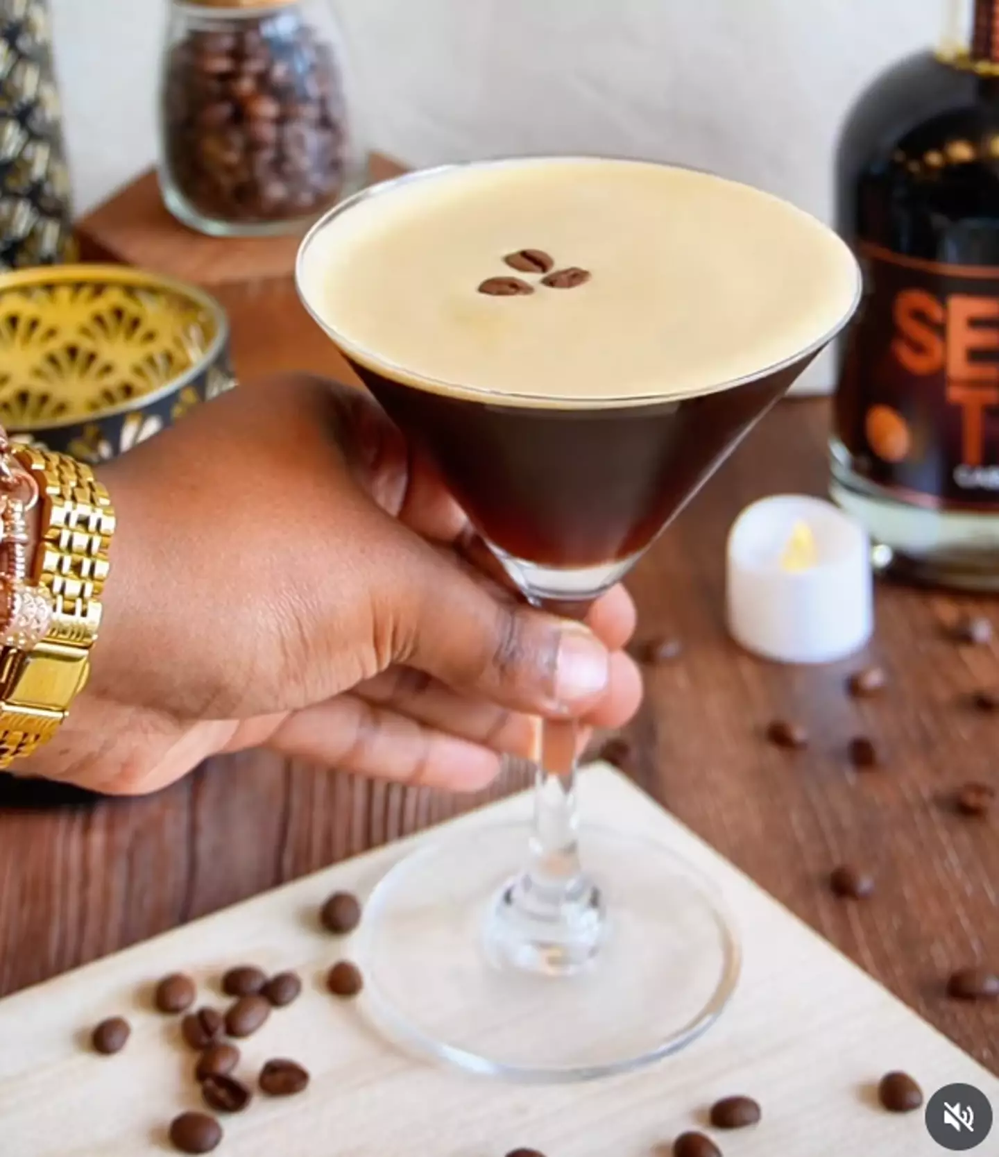 You can even make cocktails with the alcohol-free spirits.