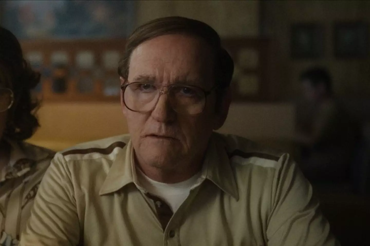 Richard Jenkins as Lionel Dahmer in the new Netflix series.