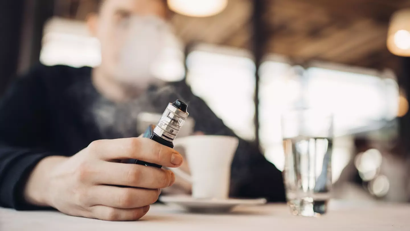According to the expert, vapers take in more nicotine.