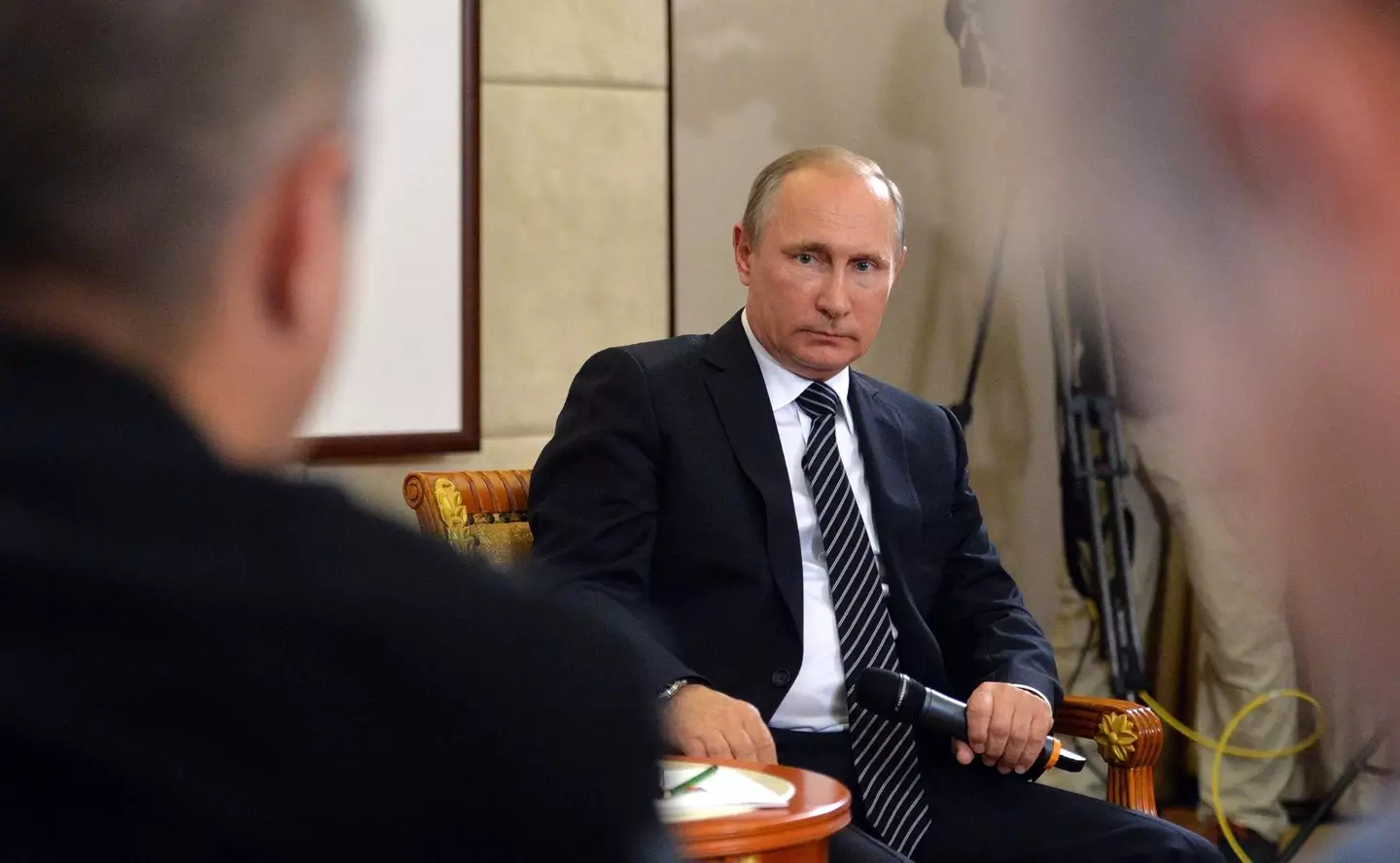Putin is facing an assassination attempt, security officials claim.