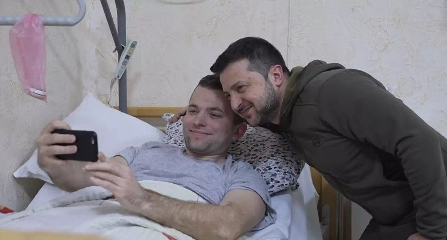 Volodymyr Zelenskyy visits soldiers in hospital.