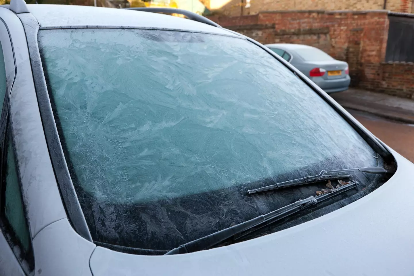 One expert has warned drivers not to press the 'air circulation' button when trying to de-ice the car.