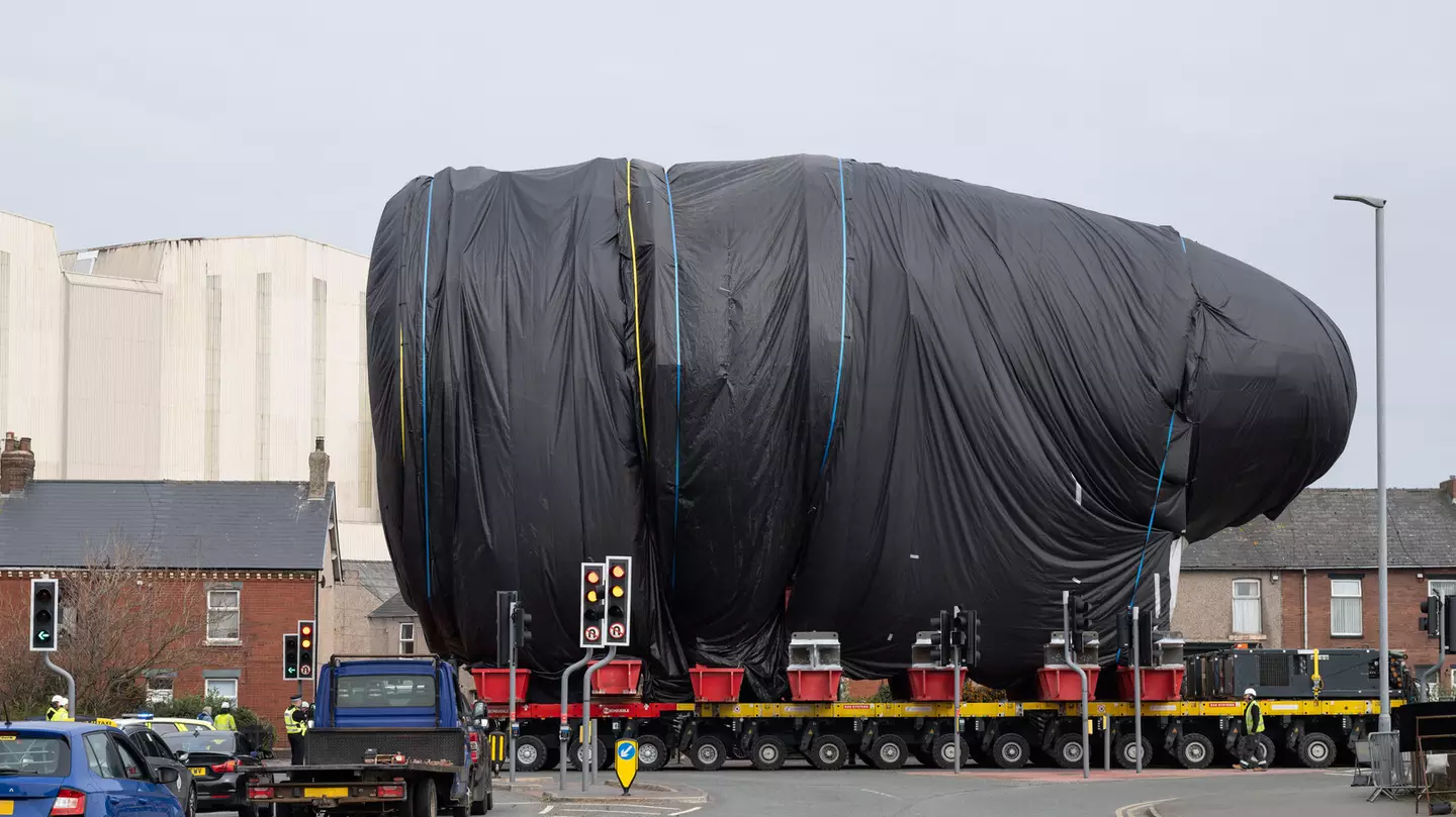Insane true size of submarines explained as picture goes viral