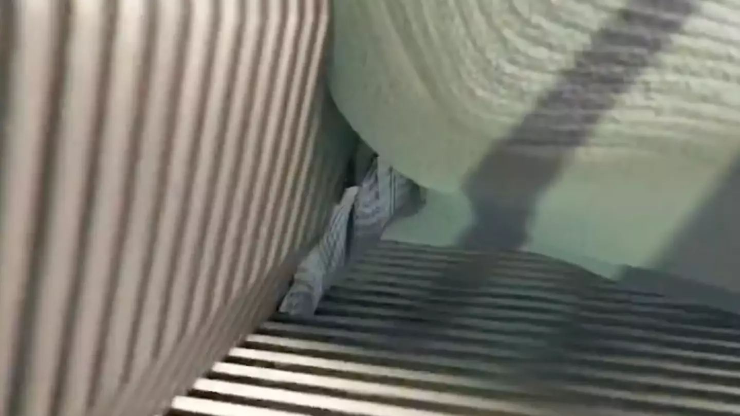 Simulation shows how man suffered tragic death after falling over on an escalator