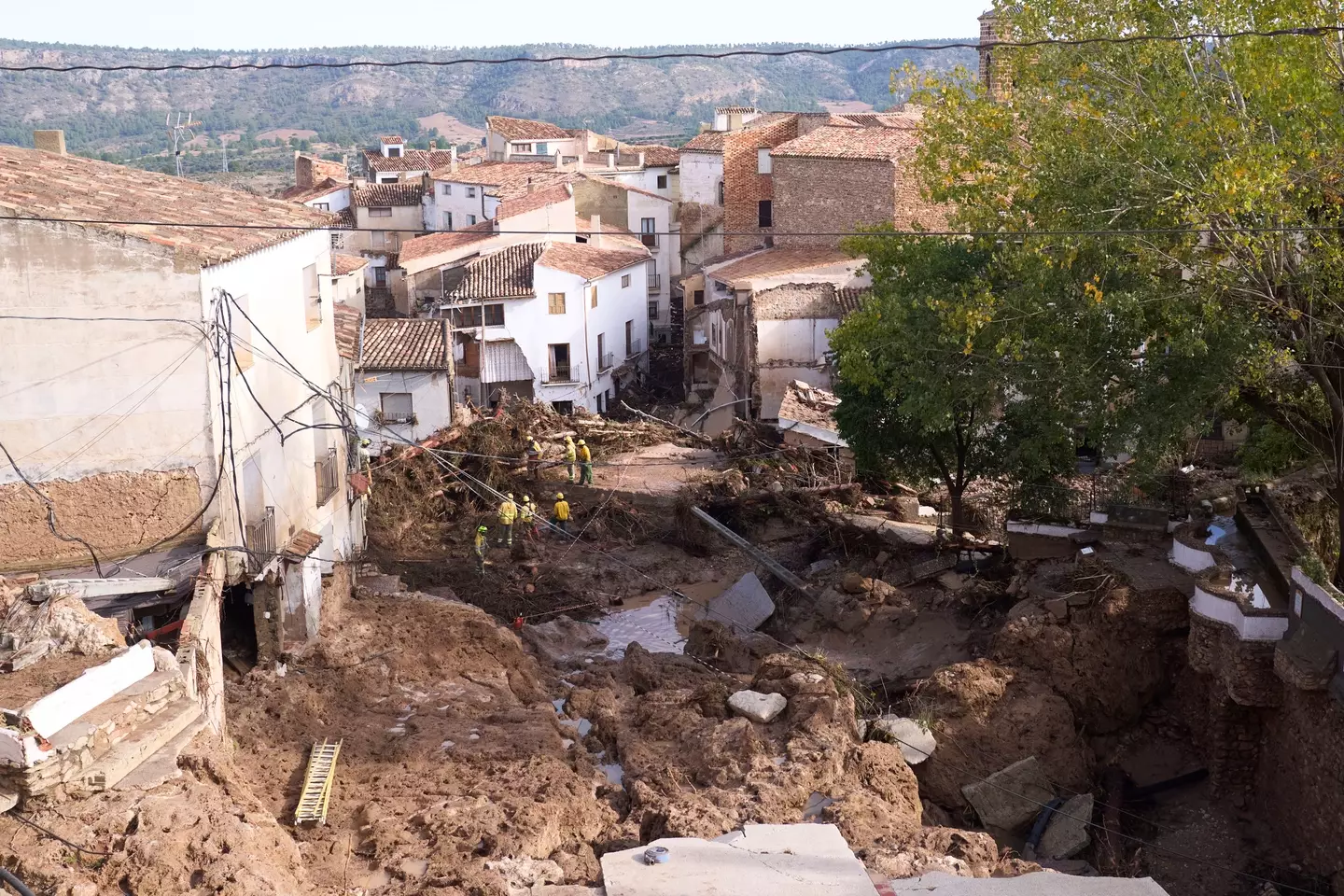 A search and rescue operation is now underway, with over 150 confirmed deaths (Mateo Villalba Sanchez/Getty Images)