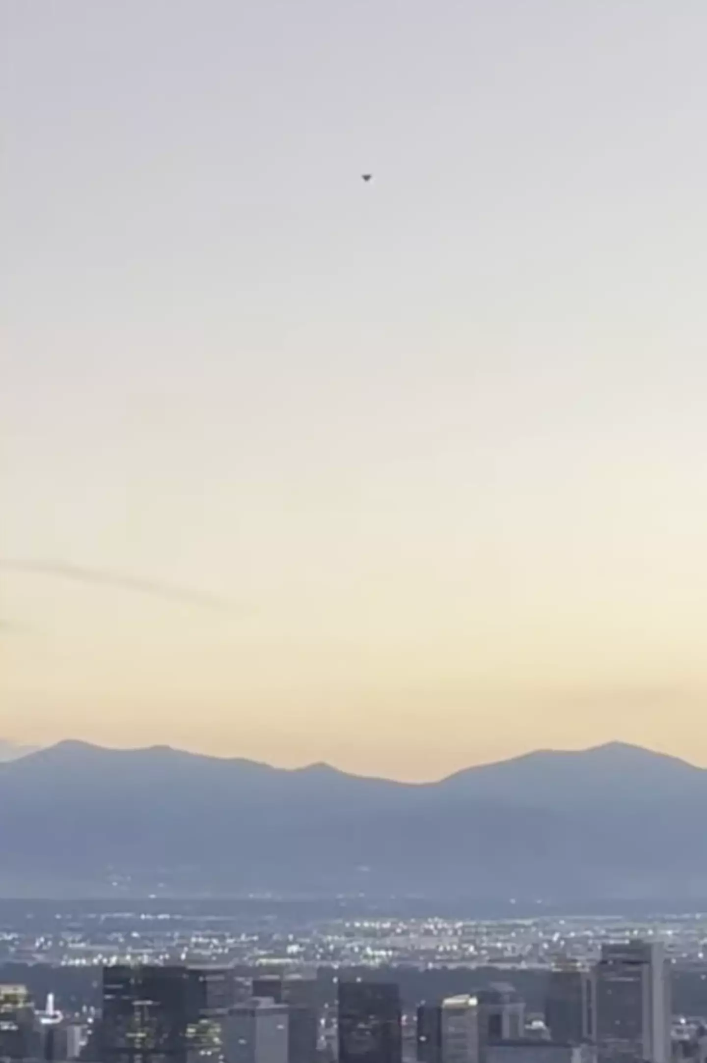 A slightly better video capture of the 'UFO'.