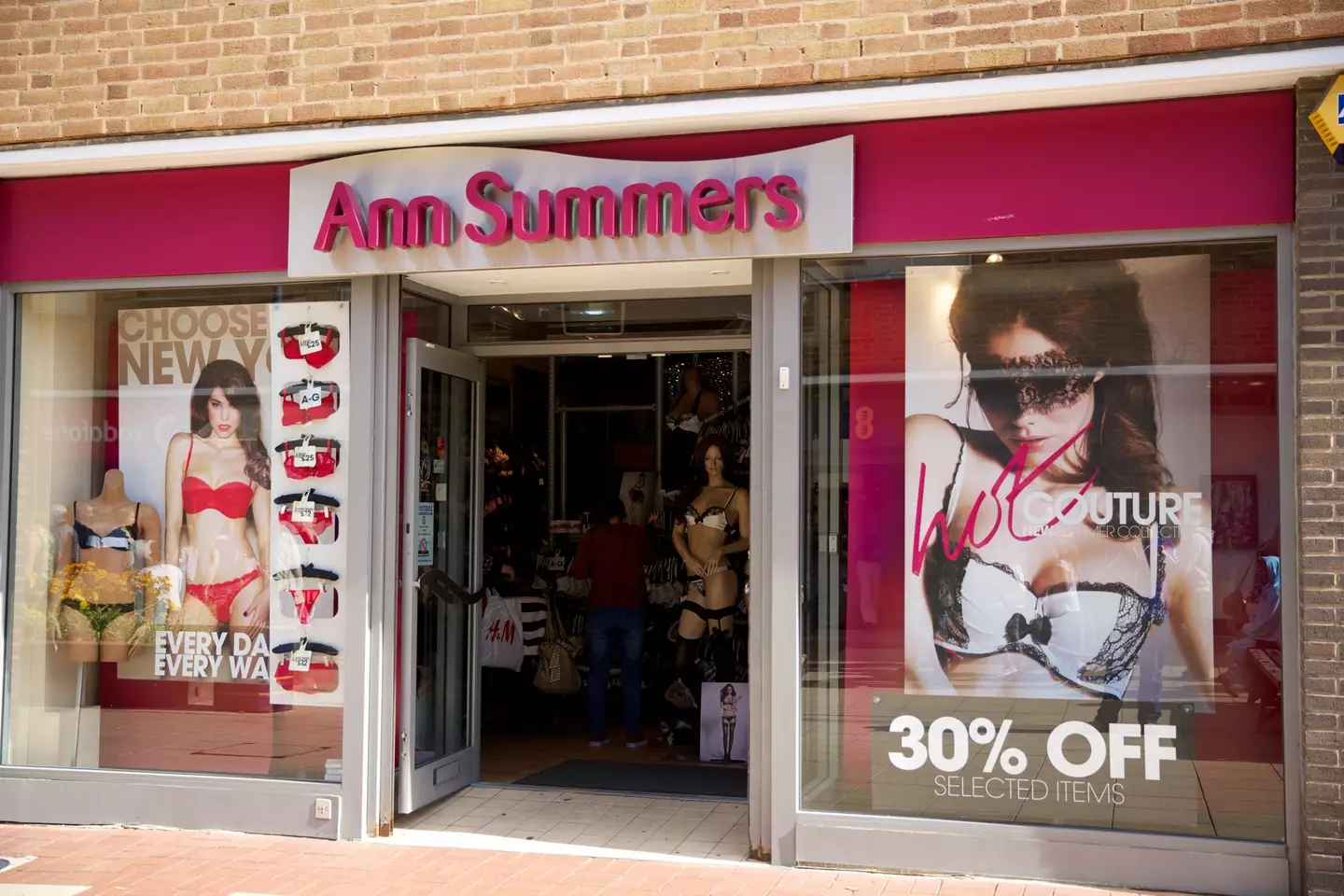 Lee stole the money off her father who is currently in a care home with dementia, splashing the cash on Ann Summers and bars.
