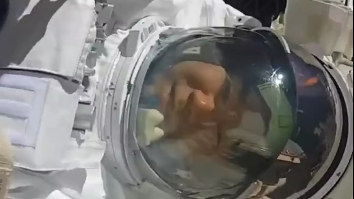Astronaut waves and flips his camera to shut down flat Earth theory once and for all
