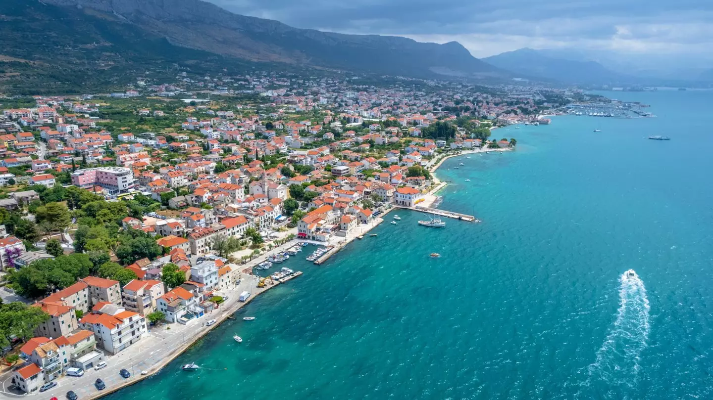 Popular holiday hotspot introduces booze ban for tourists