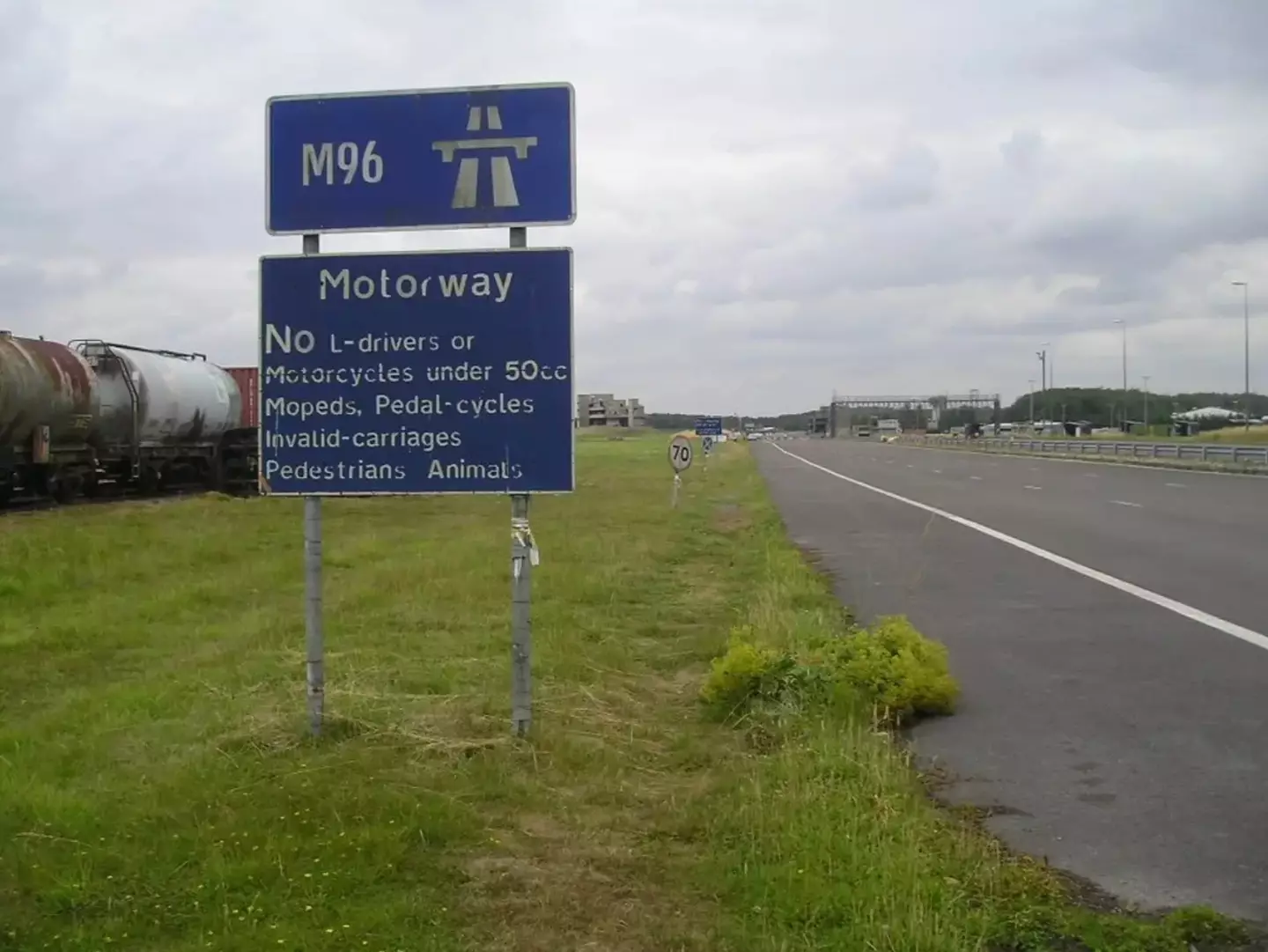 The strip of road measures around 400 metres.