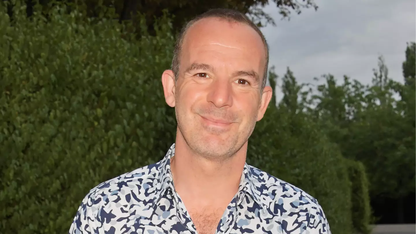 Martin Lewis makes fresh warning to everyone in their 20s but fans aren't convinced