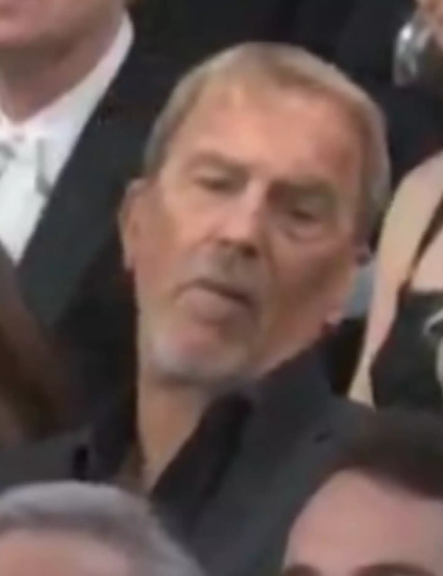 Costner did not seem impressed with Reynolds (NBC)