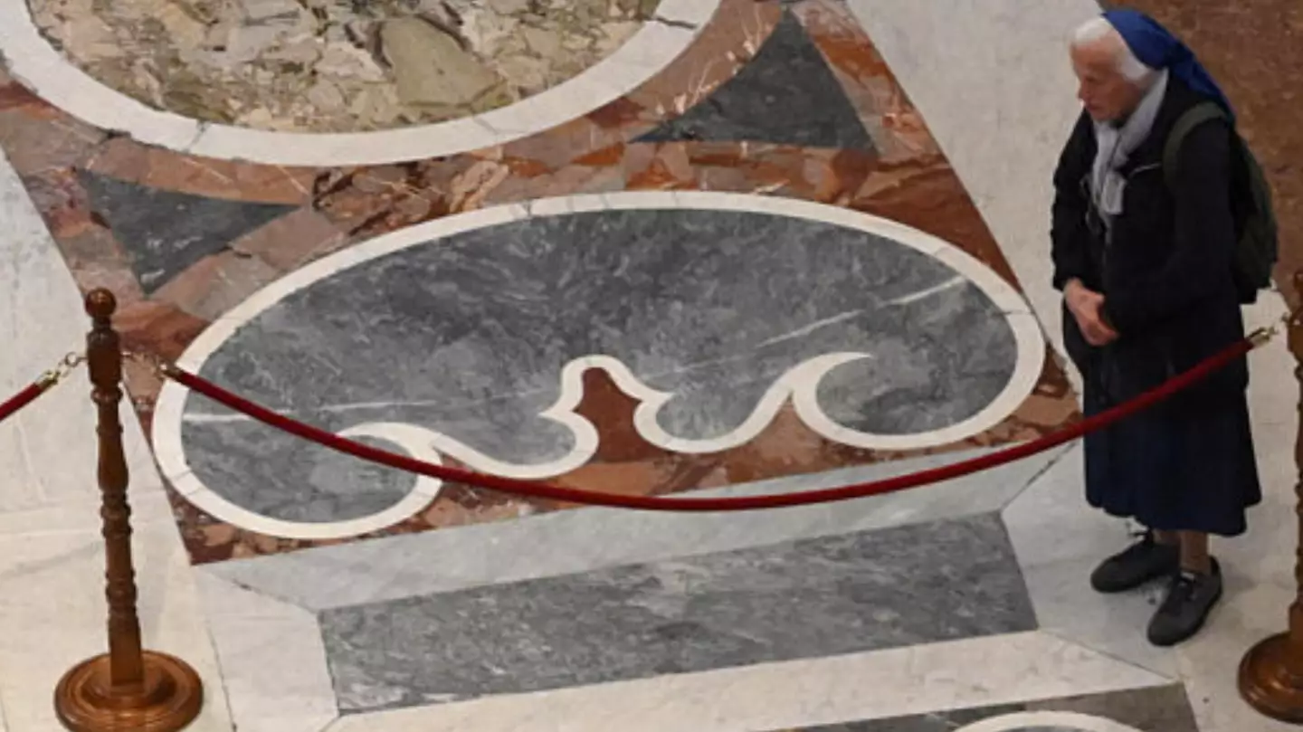 Nun who broke protocol at Pope Francis' coffin speaks out after bursting into tears next to his casket