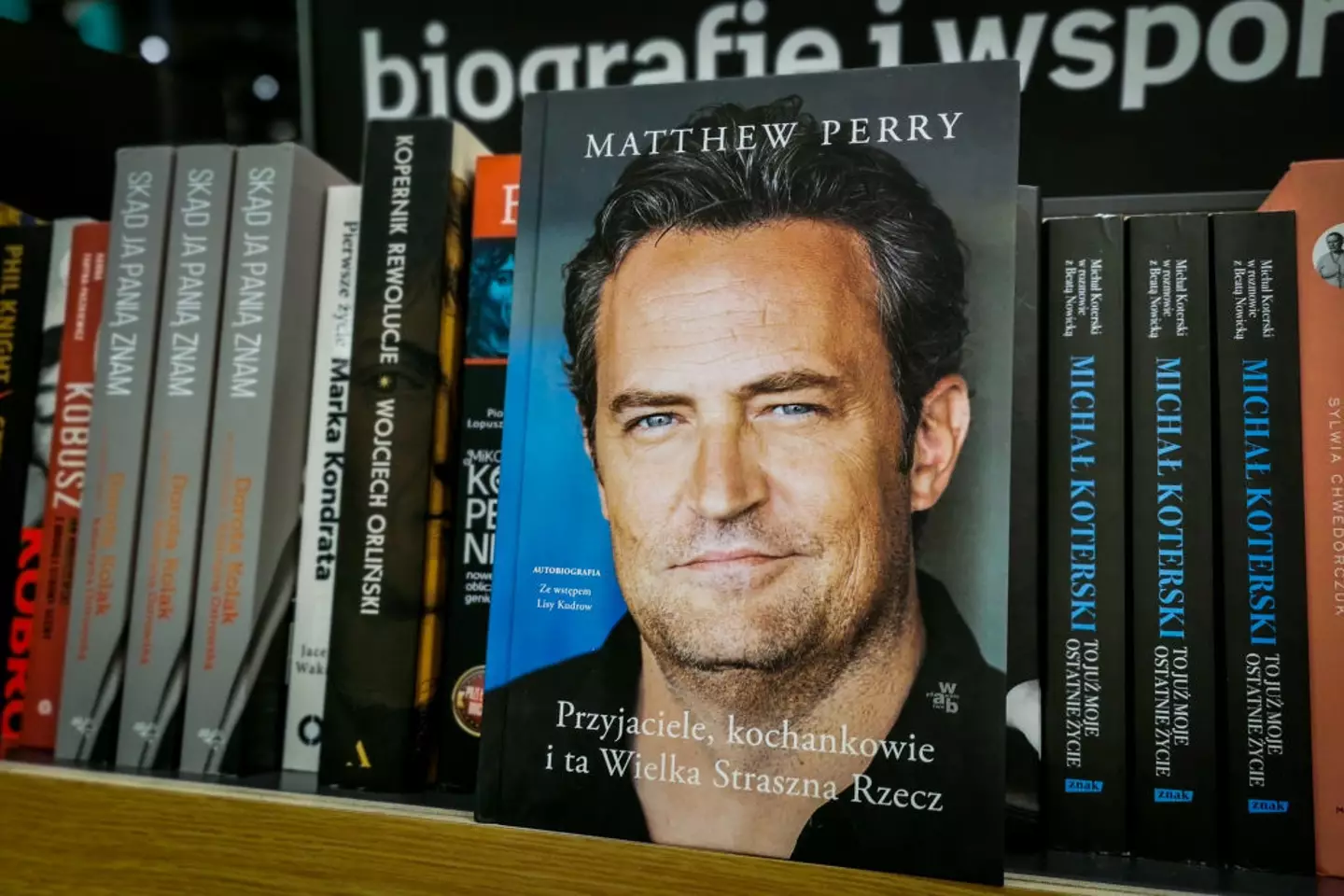 Matthew Perry signed his books with the message 'don't give up'.
