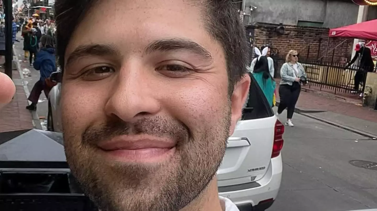 Plane passenger praised for brutal comeback when woman refused to move after sitting in his seat