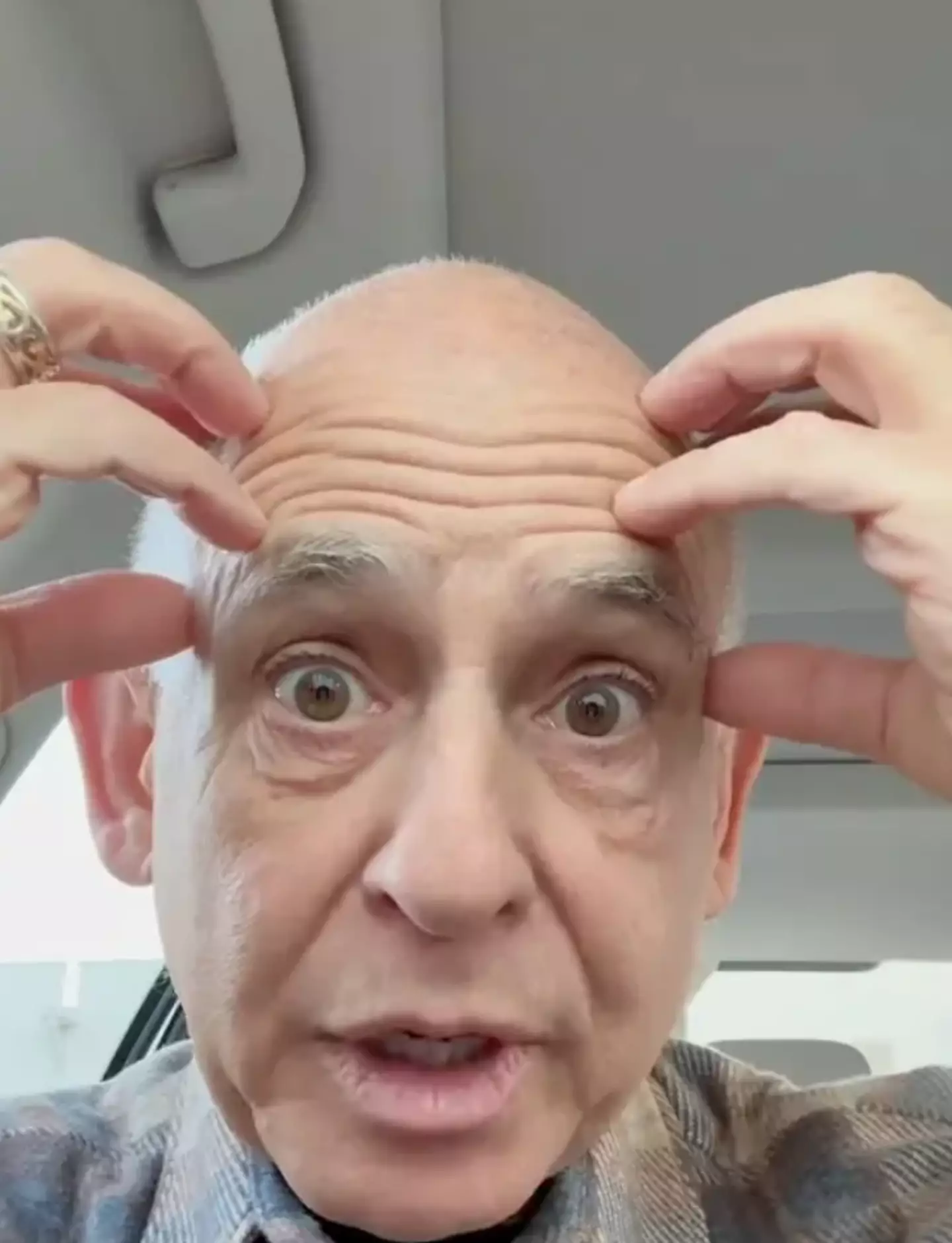 Dr Amen explained the importance of 'negativity bias' when it comes to having a good day (TikTok/@docamen)