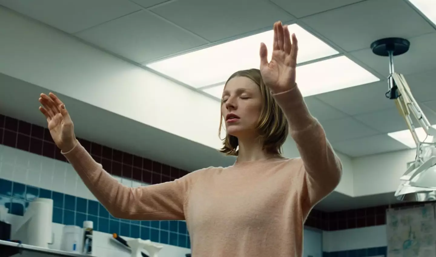 Hunter Schafer has a brief but brilliant role in the film. (Searchlight Pictures)