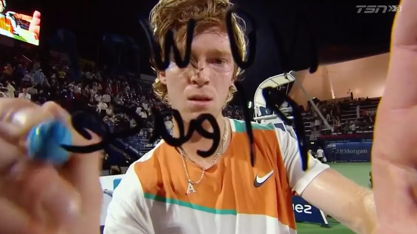 Russian Tennis Player Writes Message On Camera For Vladimir Putin After Winning Match