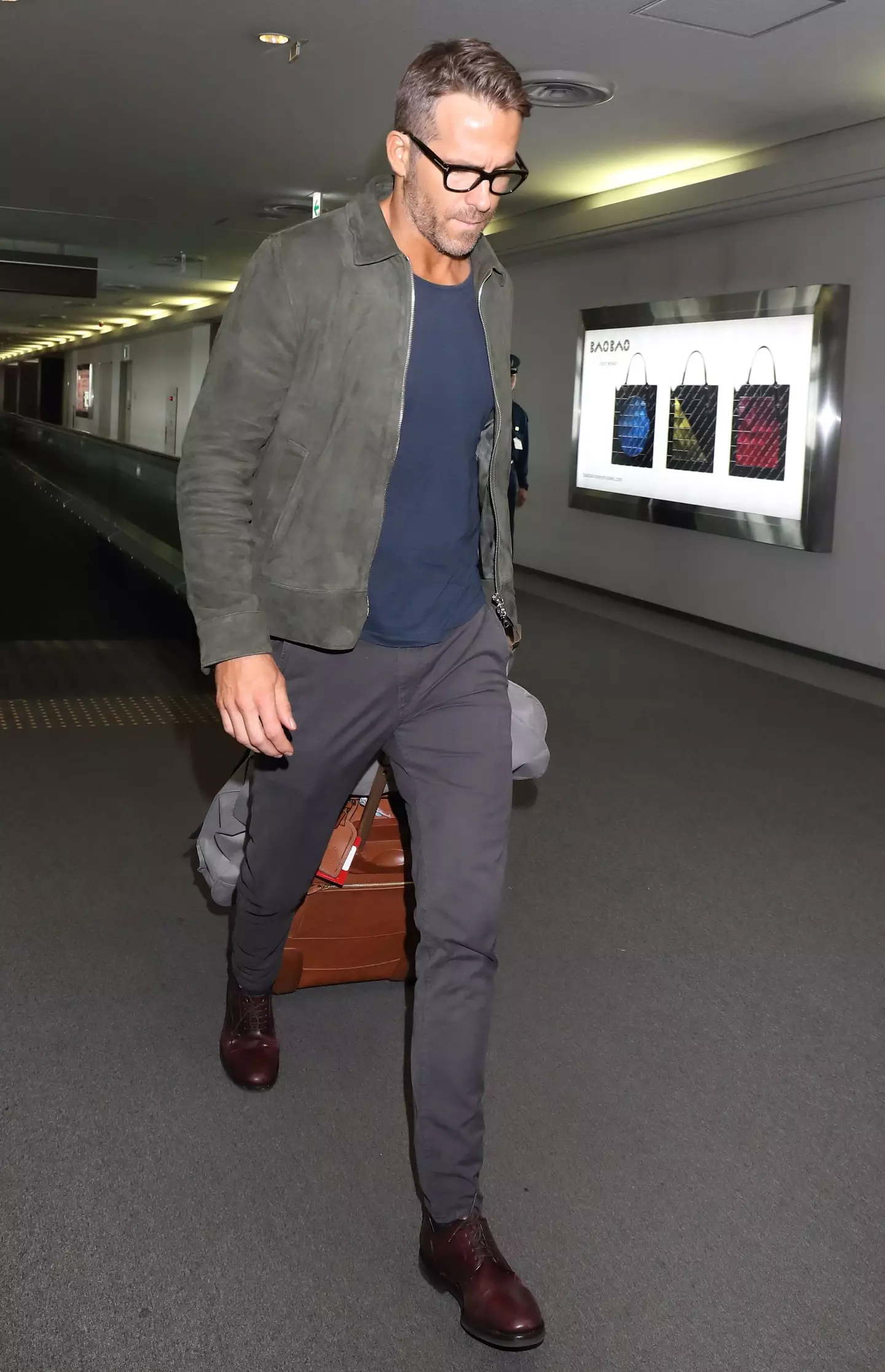 Reynolds racked up over 18,000 air miles in 30 days.