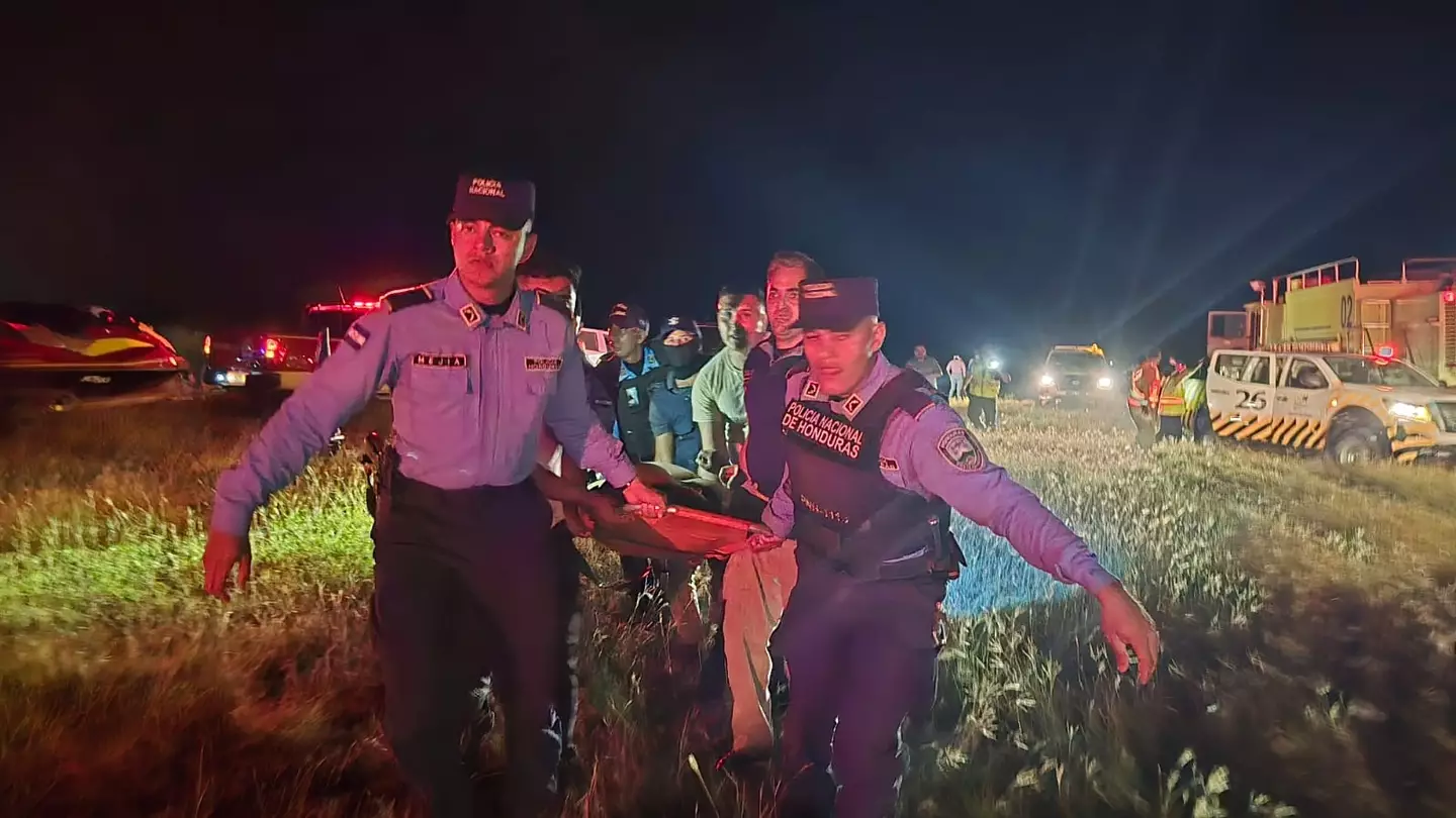 The devastating crash took 12 lives, with only five surviving (X/@PoliciaHonduras)