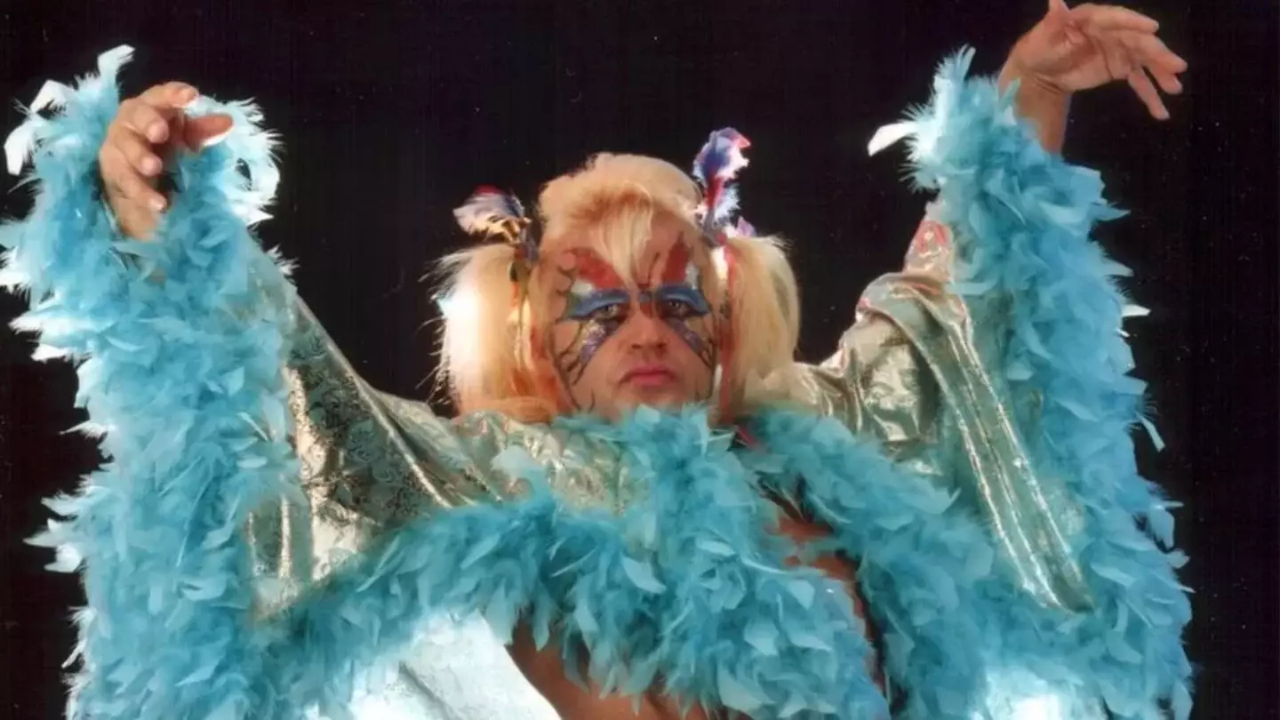 Street was known for his flamboyant outfits.