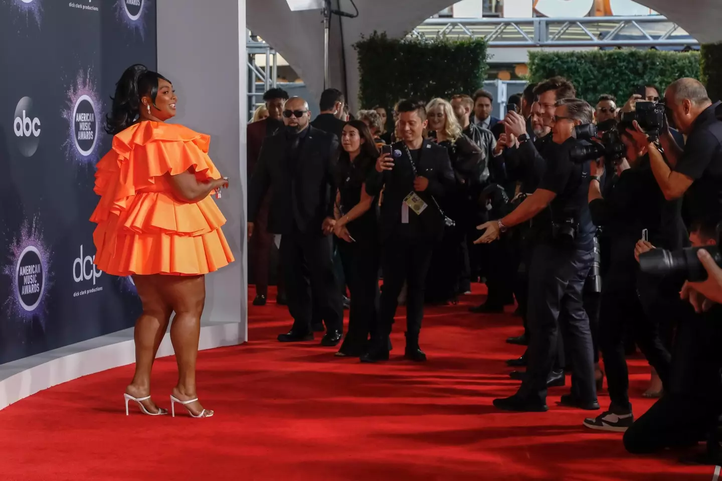 Lizzo attends the 2019 American Music Awards.