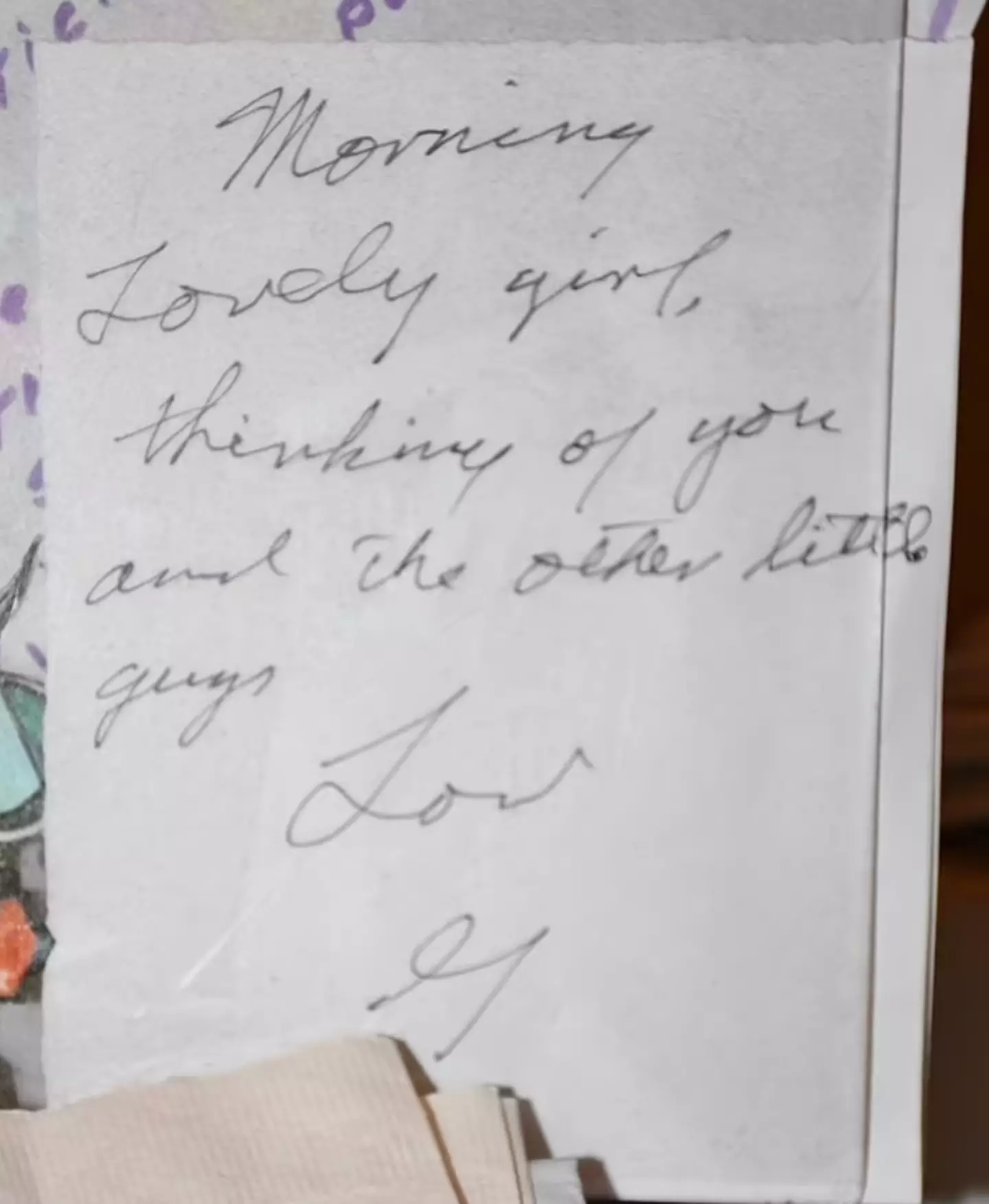 The actor, 95, used the same sweet sign off in the majority of the notes (Sante Fe Police Department)