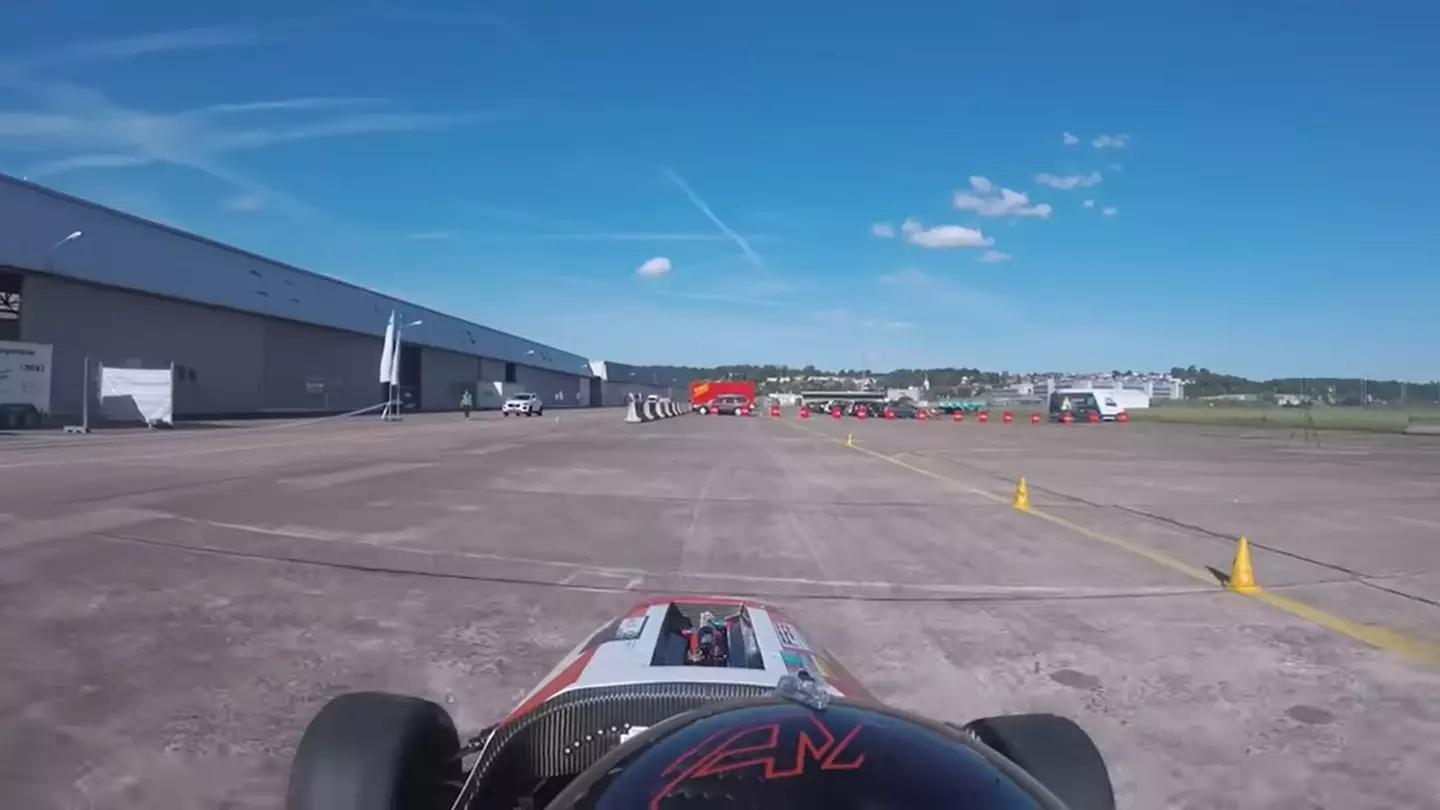 ...to here in under a second. Note the thingamajig on the left to denote how far the car has come in less than a second from a stationary start.