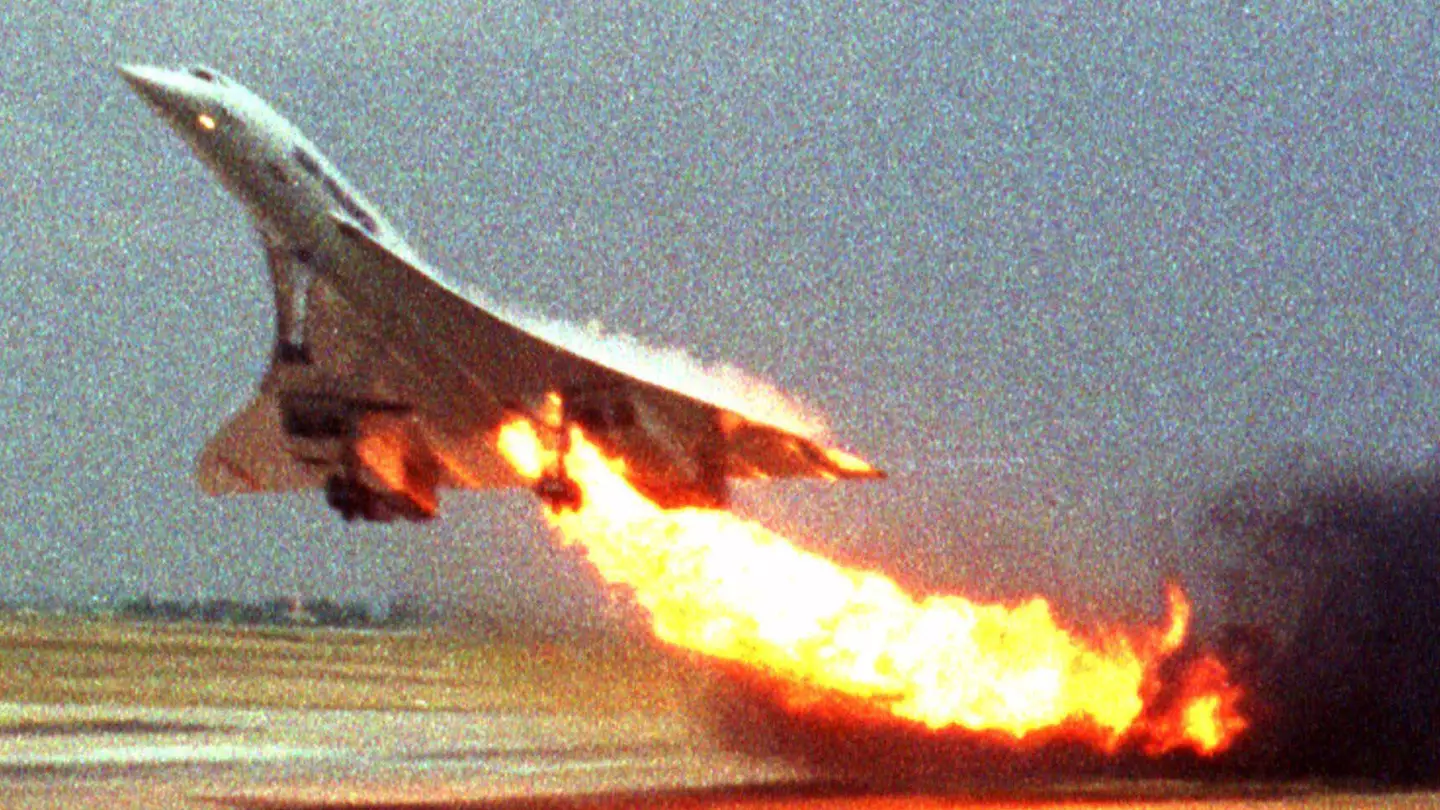Chilling final moments in cockpit as Concorde crashed 77 seconds into flight and killed all passengers