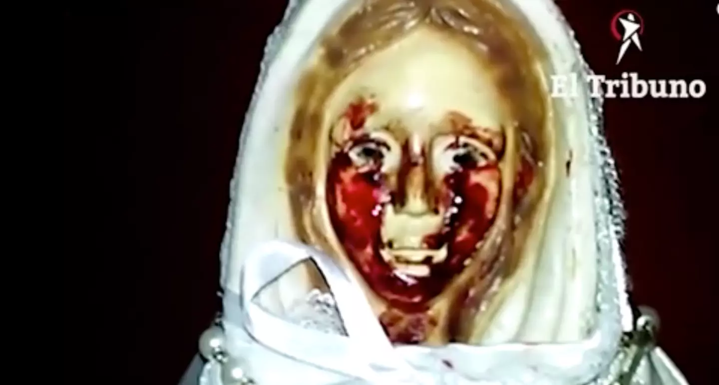 It was claimed that the Madonna di Trevignano had been weeping blood since 2016. (CEN/El Tribuno)