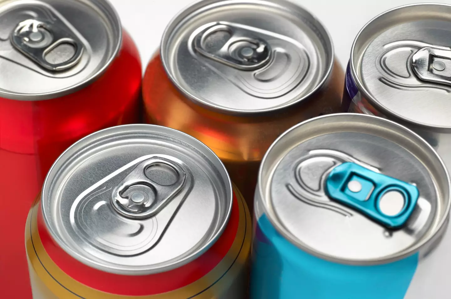 Experts say the 'best drink option' is water rather than cans of pop.