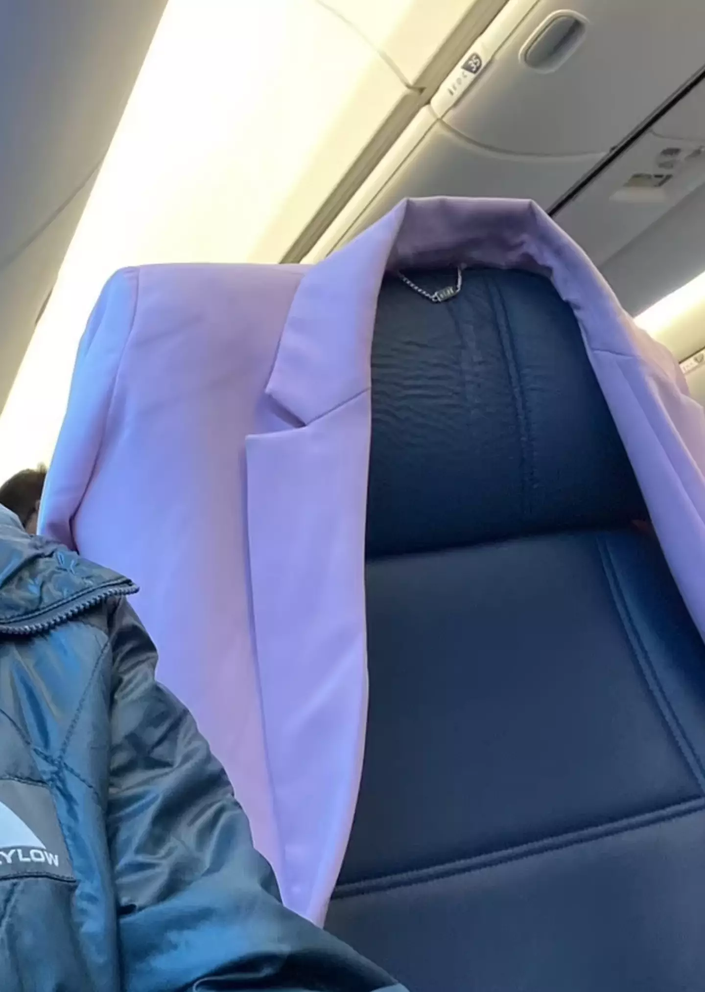 The offending blazer (Reddit)