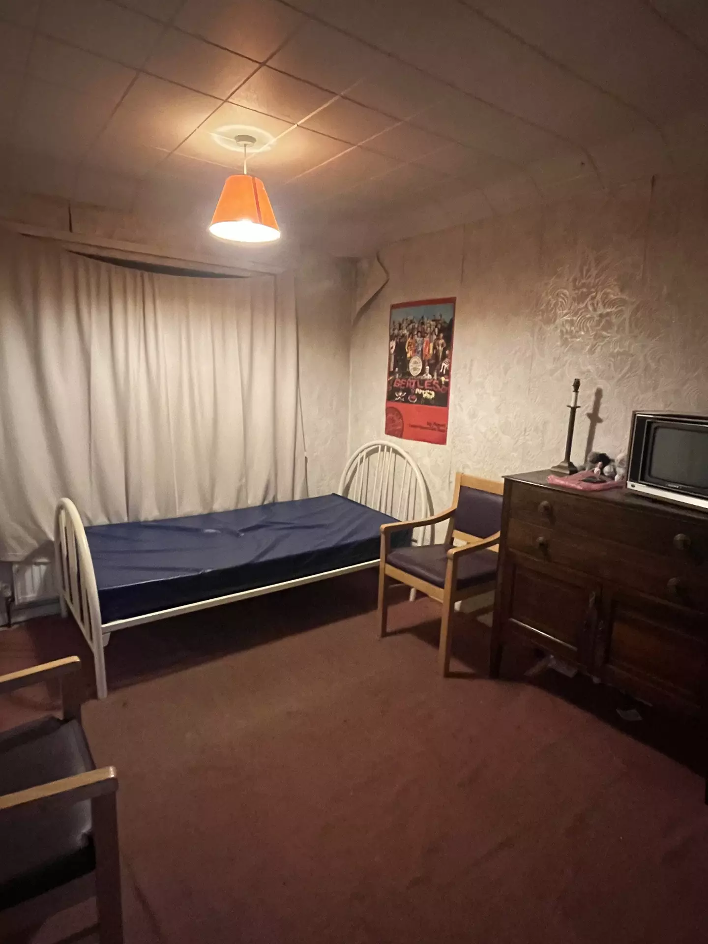 Most of the furniture is from charity and antiques stores or donated (LADbible)