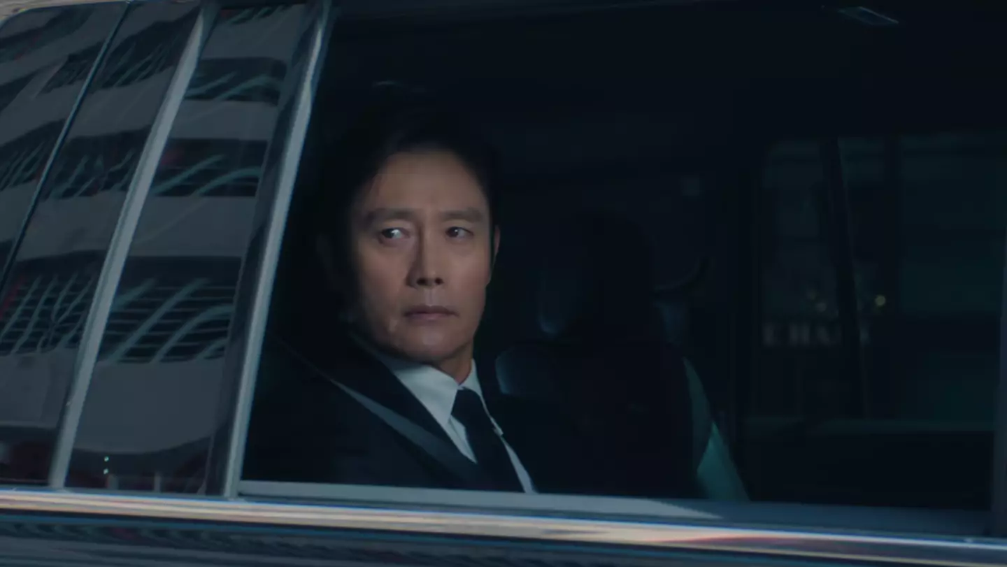 The Front-man goes to America and fans think he will bridge the shows (Netflix)