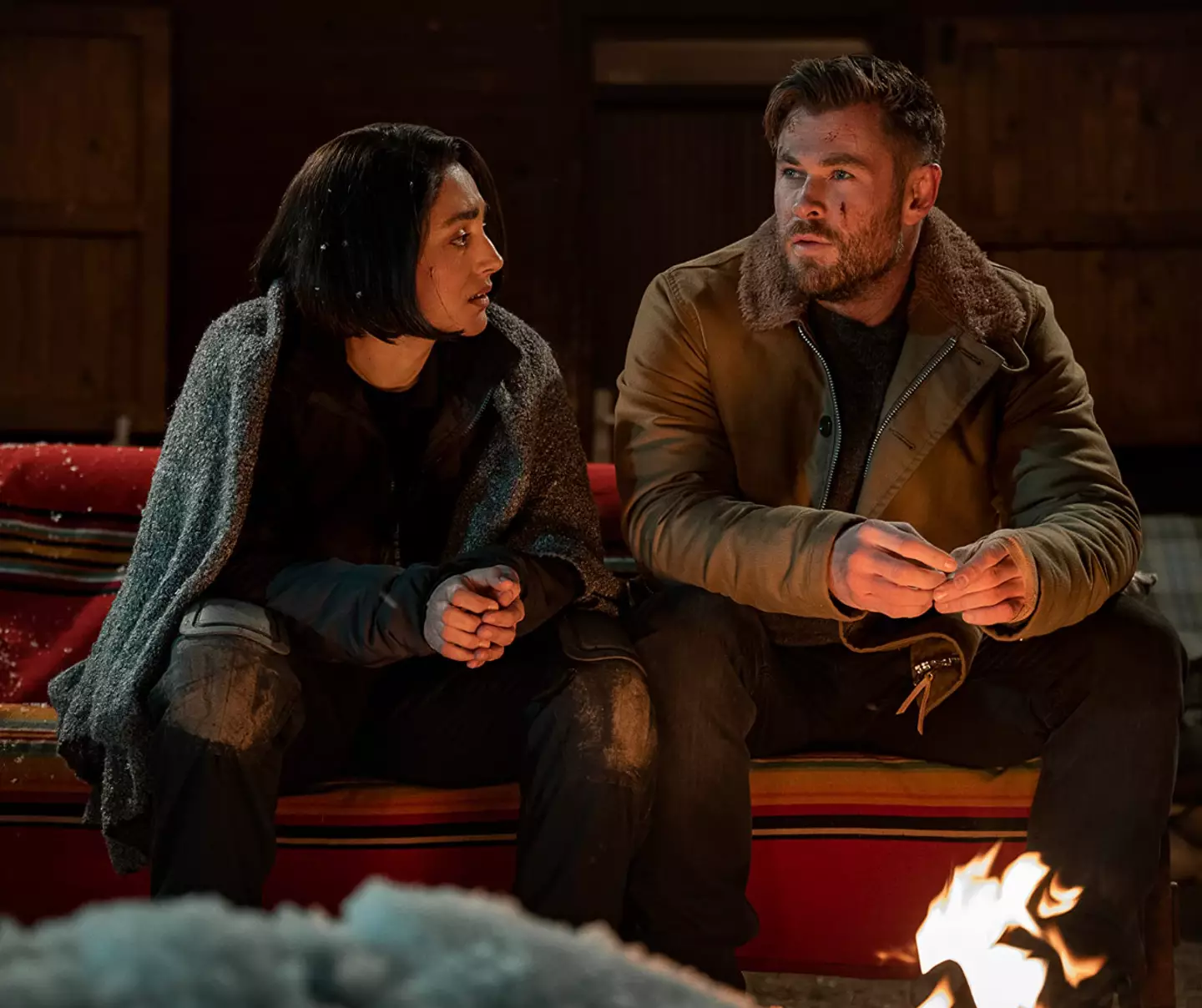 Golshifteh Farahani and Chris Hemsworth in Extraction 2.
