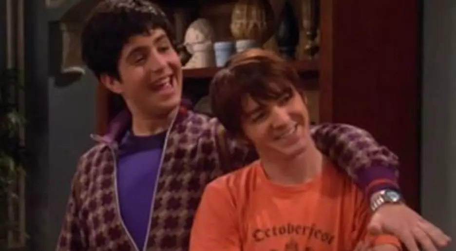 Peck revealed that he was earning a lot less than fans thought while starring on Drake and Josh (Nickelodeon)