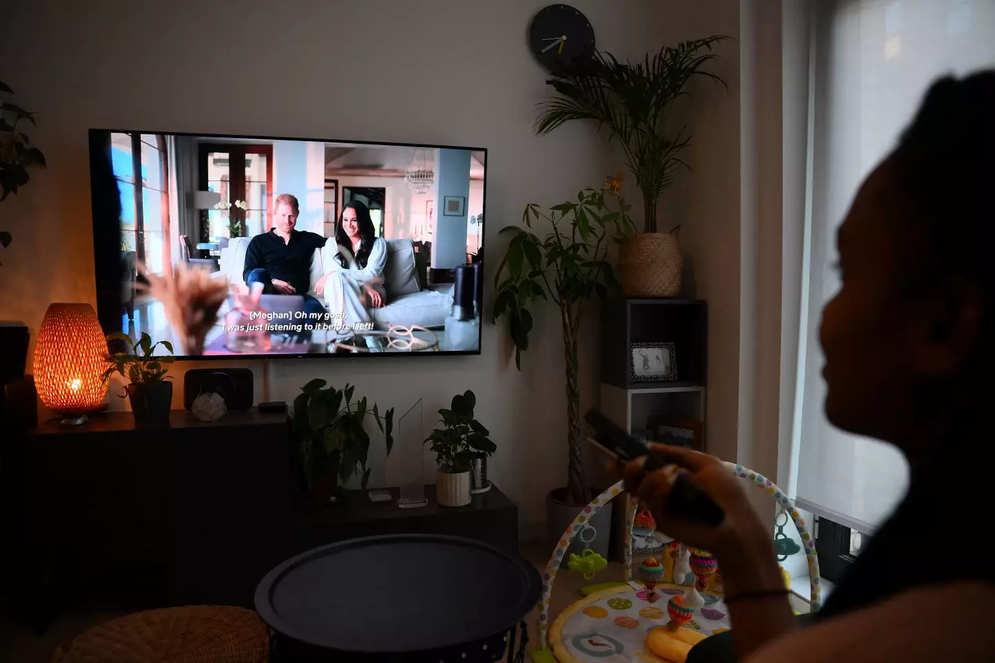 Netflix have secret techniques to hold your interest when you're not really paying attention (Daniel Leal via Getty Images)