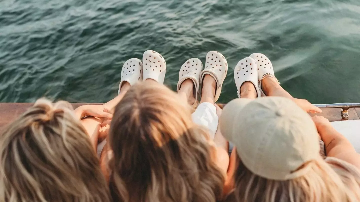 The best-selling shoes on Amazon right now are perfect for everyone this summer